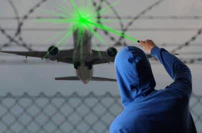 FAA, lazer saldırı raporu yayınladı